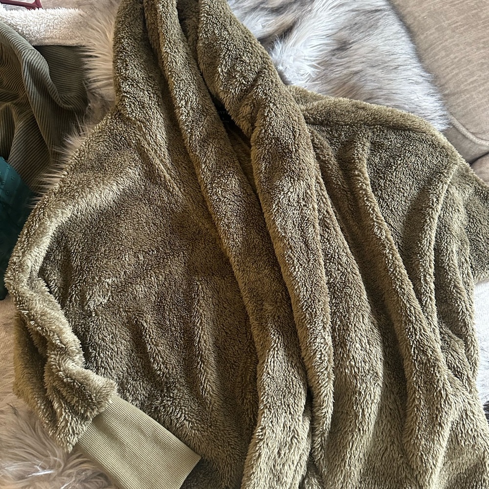 Fuzzy soft cardigan vici